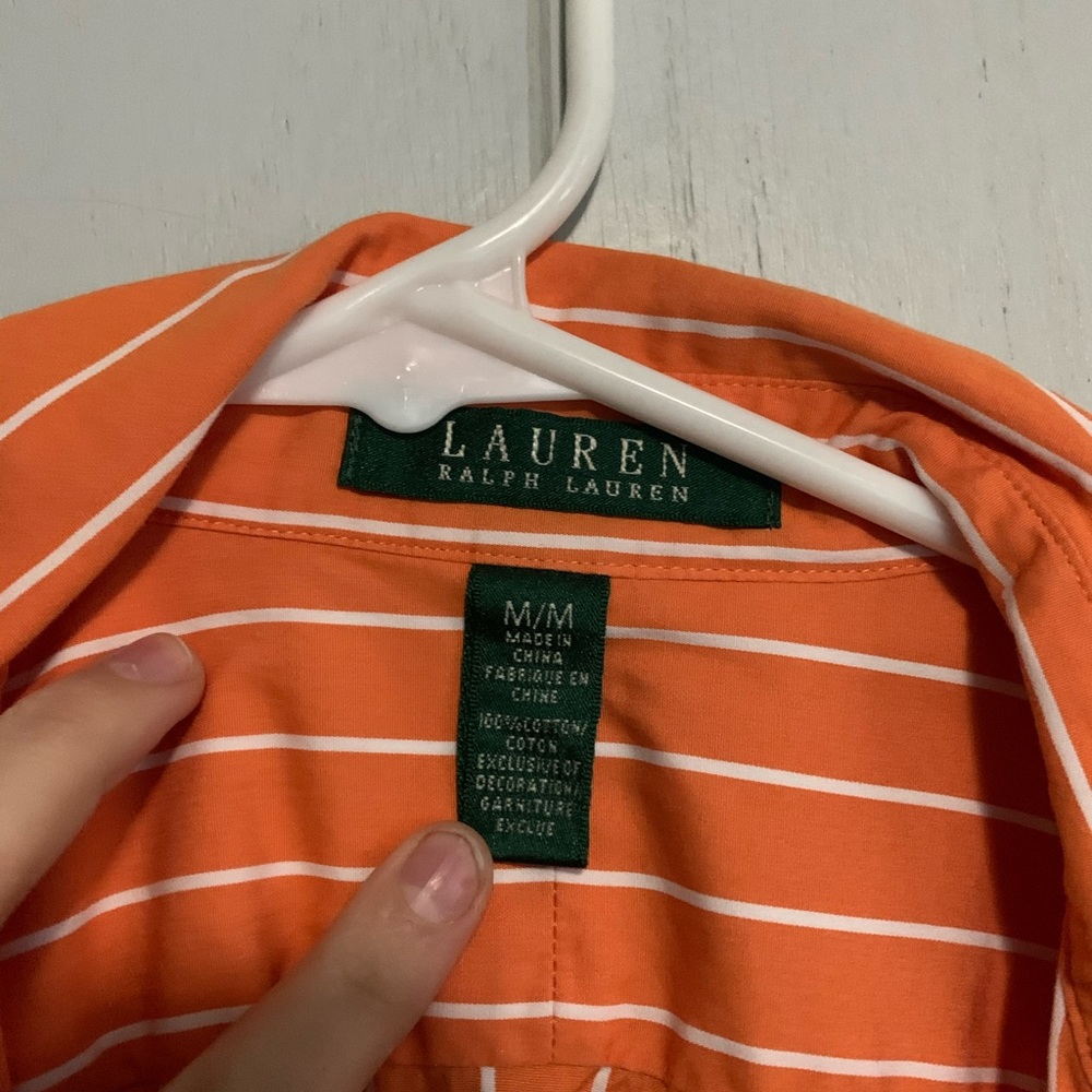 Button down - Picture 3 of 3